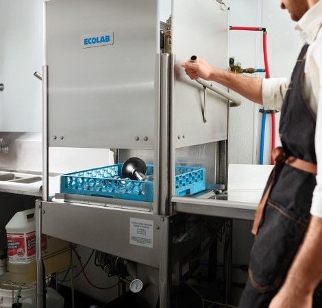 /content/vitamix/ca/en_us/articles/why-immersion-blenders-are-an-essential-prep-tool-for-hospital-kitchens.html