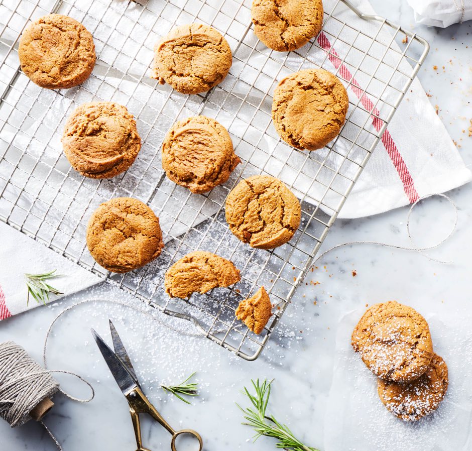 Gingersnap Cookies img-recipe-gingersnap_cookies.jpg