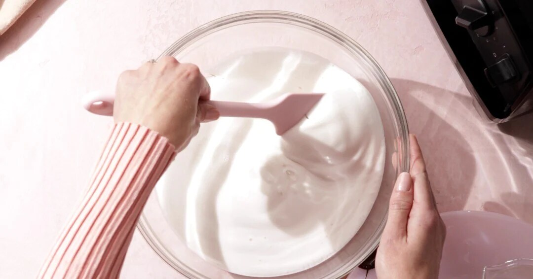 Spatula mixing in the bowl